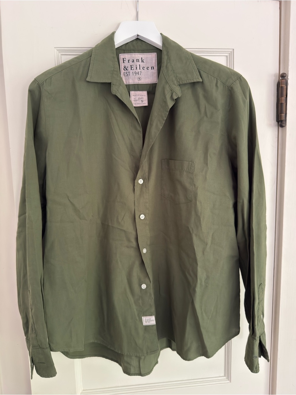 Frank & Eileen Olive Green “Eileen”Italian Featherweight Poplin Button Down - Picture 2 of 2